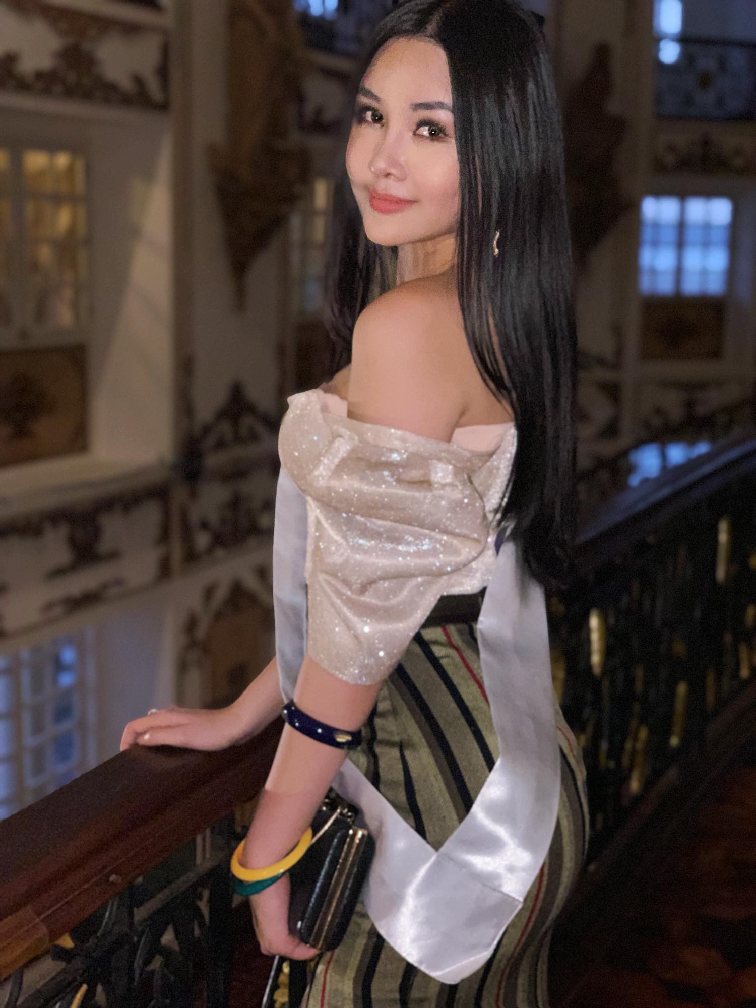 Ngân Anh nói gì khi bị chê catwalk xấu, biểu cảm hài hước? - Ảnh 6. Ngân Anh nói gì khi bị chê catwalk xấu, biểu cảm hài hước? - Ảnh 6.