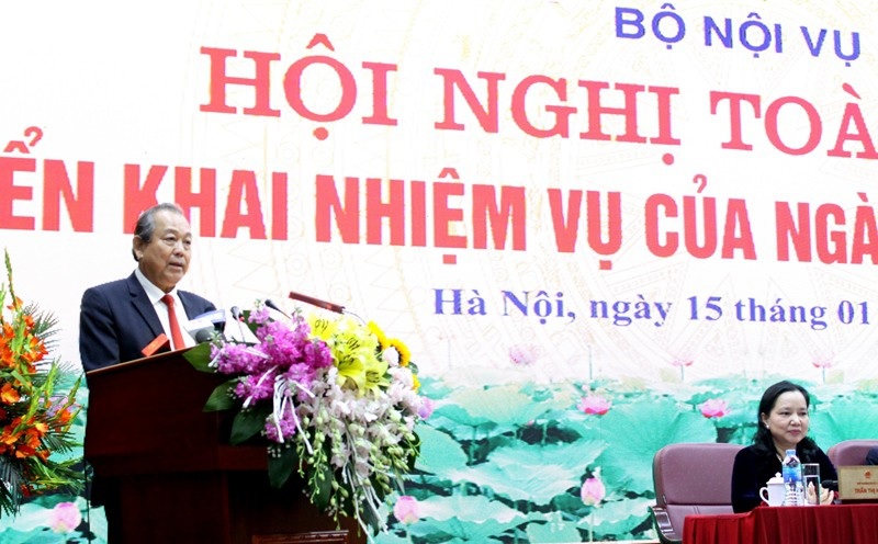 Phó Thủ tướng: Chấm dứt tình trạng chạy chọt, tiêu cực trong tuyển dụng cán bộ - Ảnh 1. Phó Thủ tướng: Chấm dứt tình trạng chạy chọt, tiêu cực trong tuyển dụng cán bộ - Ảnh 1.
