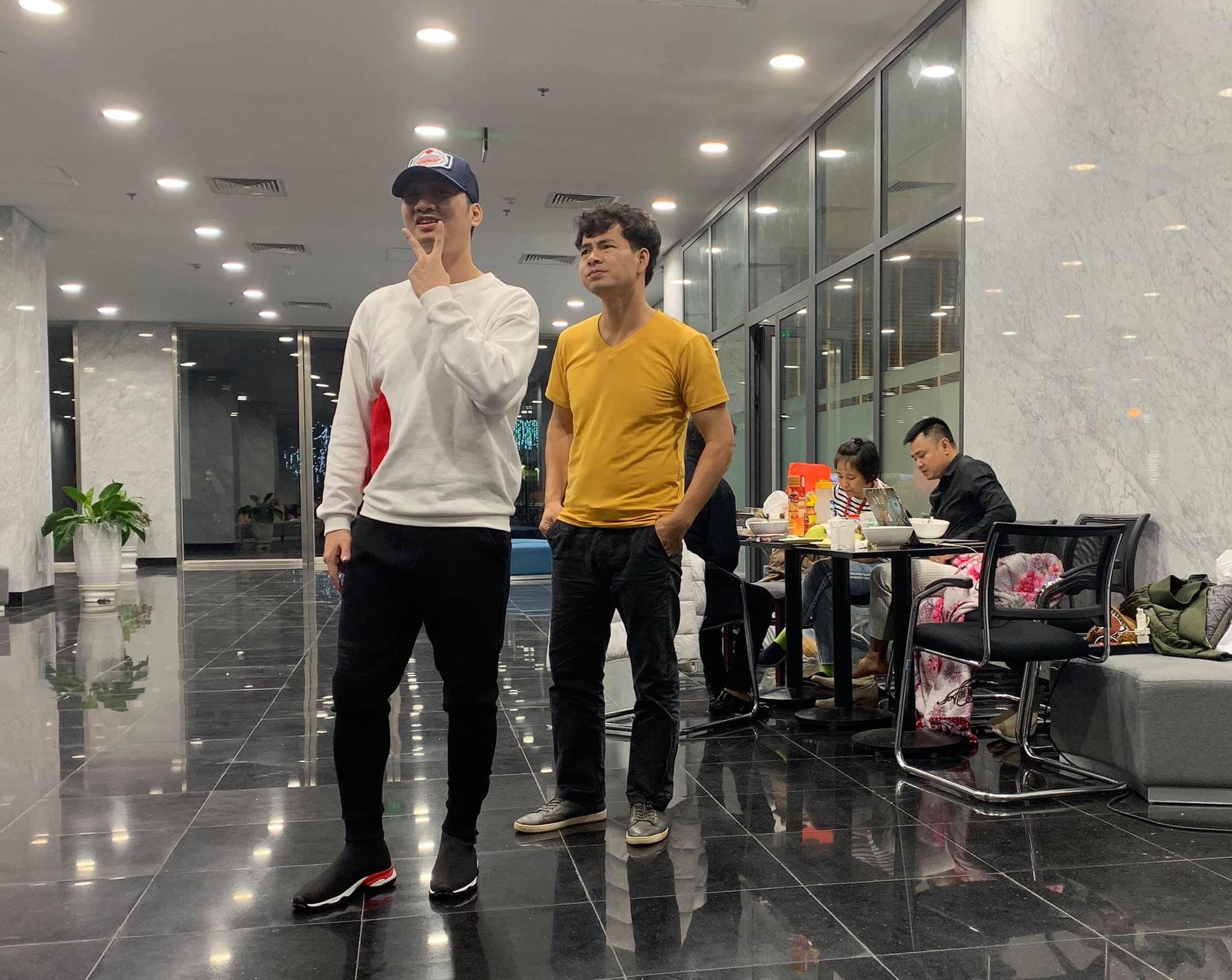 Những khoảnh khắc hài hước ở hậu trường tập Táo Quân 2019? - Ảnh 4. Những khoảnh khắc hài hước ở hậu trường tập Táo Quân 2019? - Ảnh 4.