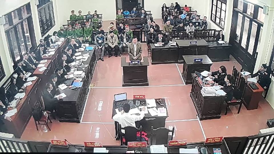 Cựu Giám đốc BV Hòa Bình: Bị cáo không dám nói oan, phán xét là của pháp luật - Ảnh 1. Cựu Giám đốc BV Hòa Bình: Bị cáo không dám nói oan, phán xét là của pháp luật - Ảnh 1.