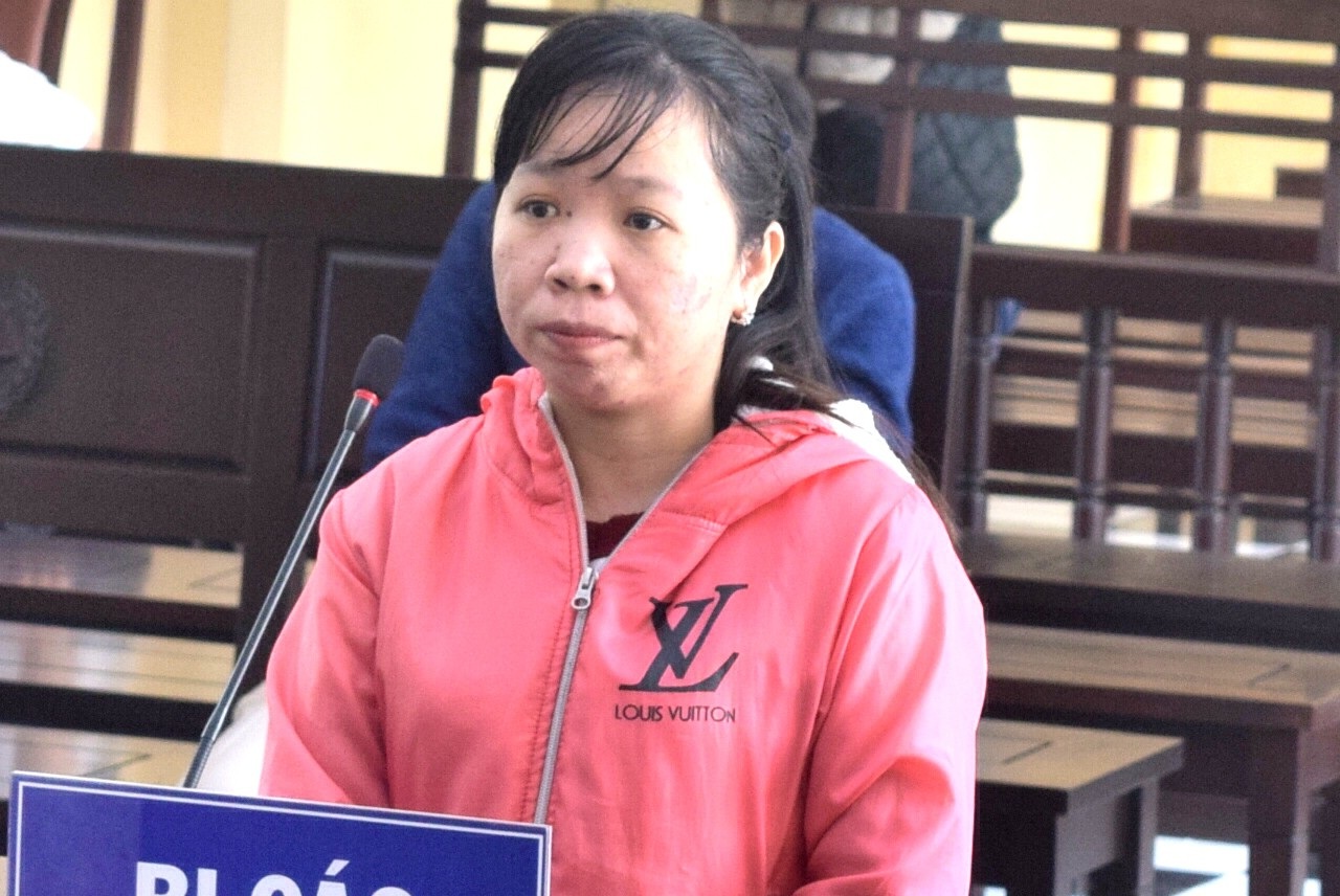 “Nổ” trúng Vietlott cả chục tỉ đồng, nữ quái lừa đảo hàng chục triệu đồng - Ảnh 1. “Nổ” trúng Vietlott cả chục tỉ đồng, nữ quái lừa đảo hàng chục triệu đồng - Ảnh 1.