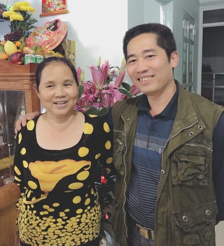 Câu chuyện cảm động sau bức ảnh người chồng ân cần sấy tóc cho vợ - Ảnh 3. Câu chuyện cảm động sau bức ảnh người chồng ân cần sấy tóc cho vợ - Ảnh 3.