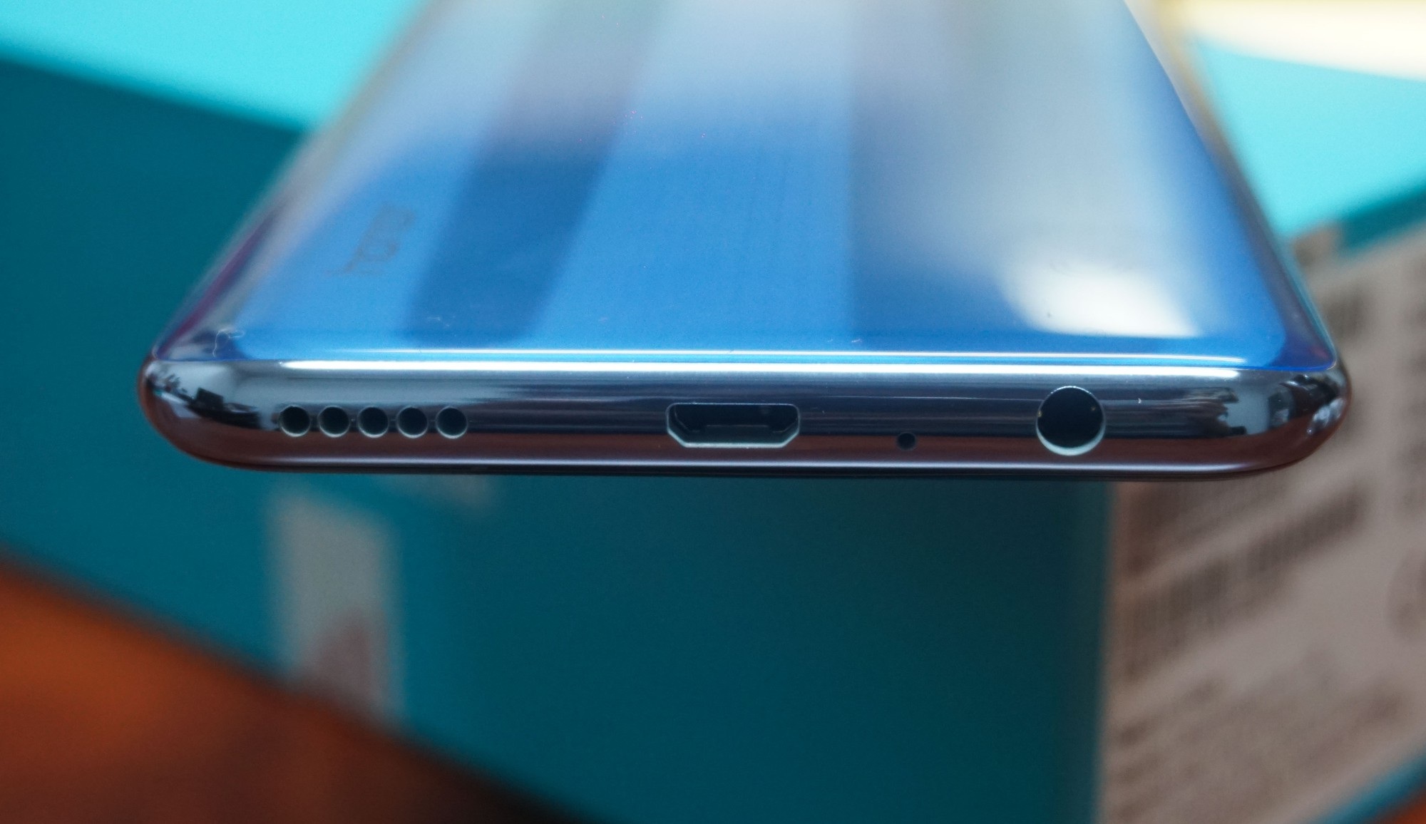 Đập hộp Honor 10 Lite - smartphone tầm trung sắp bán ở Việt Nam với giá khoảng 5 triệu đồng - Ảnh 8. Đập hộp Honor 10 Lite - smartphone tầm trung sắp bán ở Việt Nam với giá khoảng 5 triệu đồng - Ảnh 8.