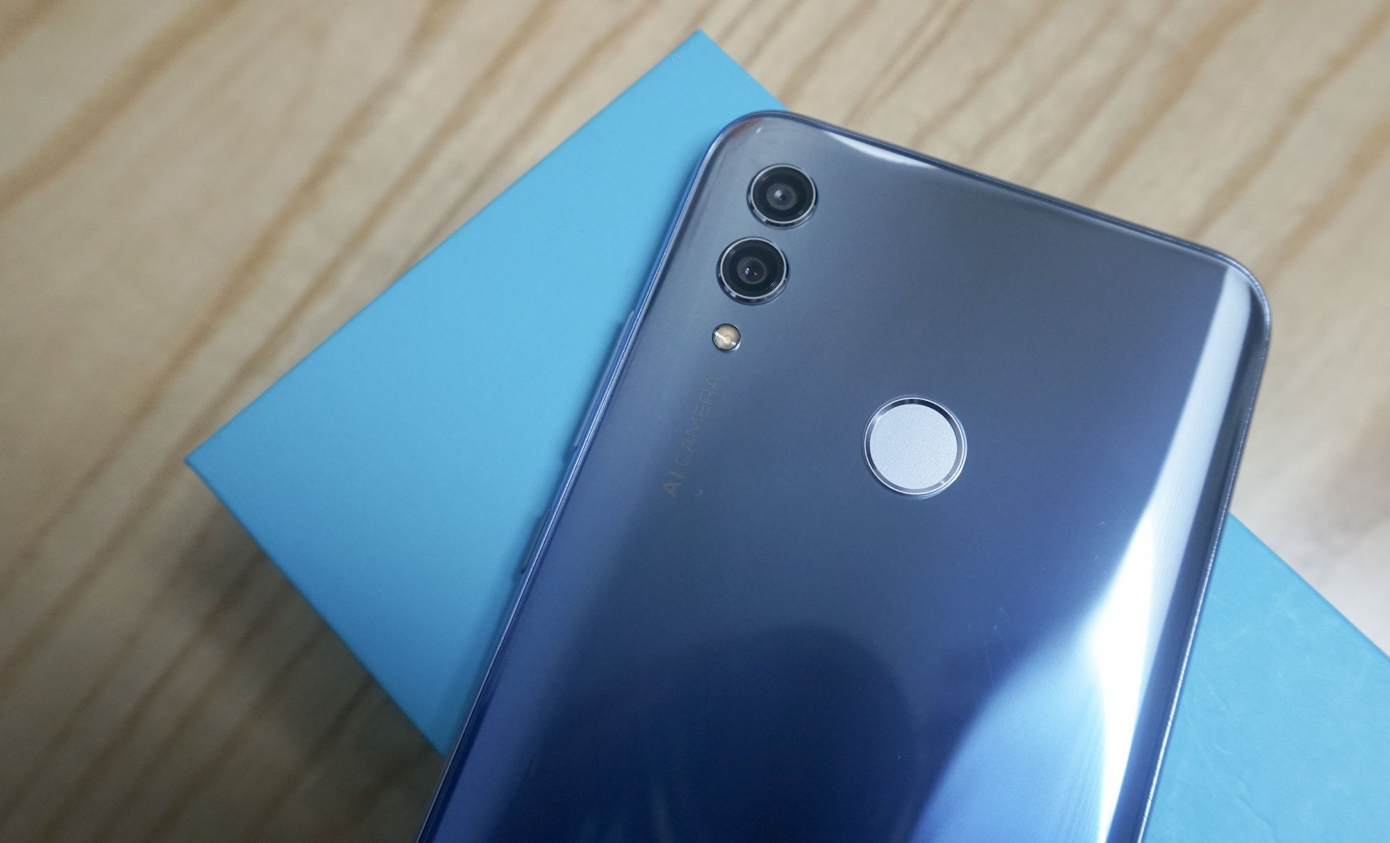 Đập hộp Honor 10 Lite - smartphone tầm trung sắp bán ở Việt Nam với giá khoảng 5 triệu đồng - Ảnh 7. Đập hộp Honor 10 Lite - smartphone tầm trung sắp bán ở Việt Nam với giá khoảng 5 triệu đồng - Ảnh 7.