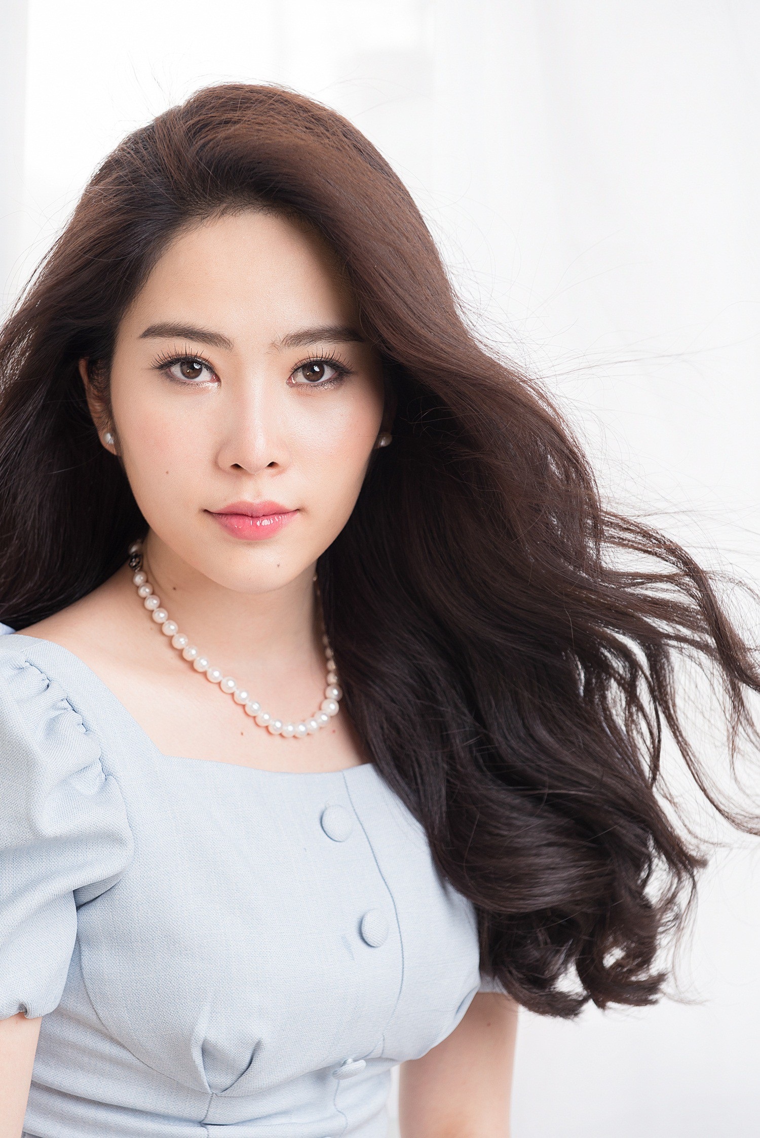 Nam Em: “23 tuổi, tôi đã thấm thía gánh chịu mọi nỗi đau một cách yếu đuối” - Ảnh 5. Nam Em: “23 tuổi, tôi đã thấm thía gánh chịu mọi nỗi đau một cách yếu đuối” - Ảnh 5.