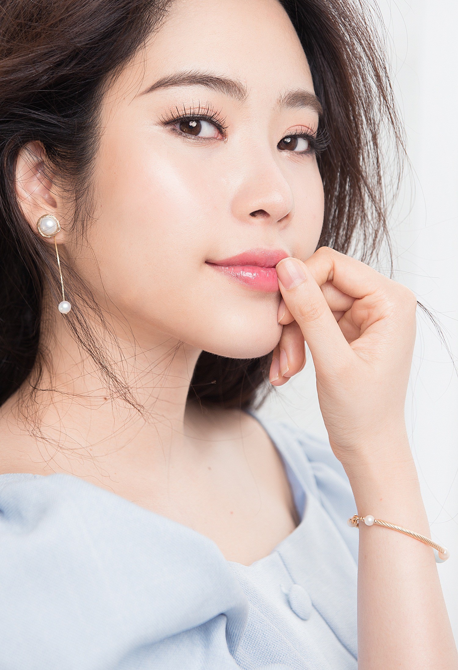 Nam Em: “23 tuổi, tôi đã thấm thía gánh chịu mọi nỗi đau một cách yếu đuối” - Ảnh 4. Nam Em: “23 tuổi, tôi đã thấm thía gánh chịu mọi nỗi đau một cách yếu đuối” - Ảnh 4.