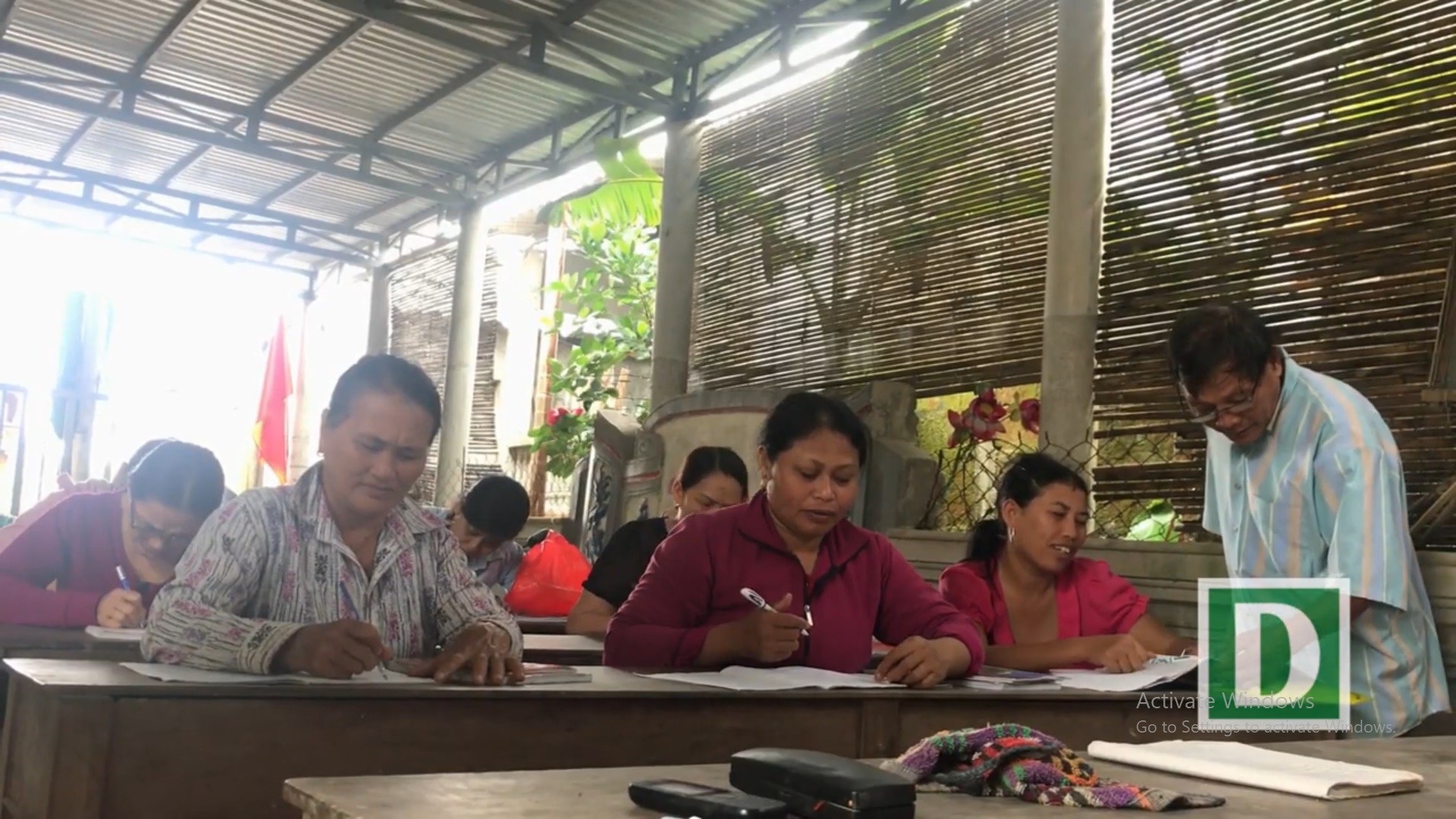 Người thầy U80 “chở chữ” miễn phí cho người dân sông nước Phú Vang - Ảnh 10. Người thầy U80 “chở chữ” miễn phí cho người dân sông nước Phú Vang - Ảnh 10.