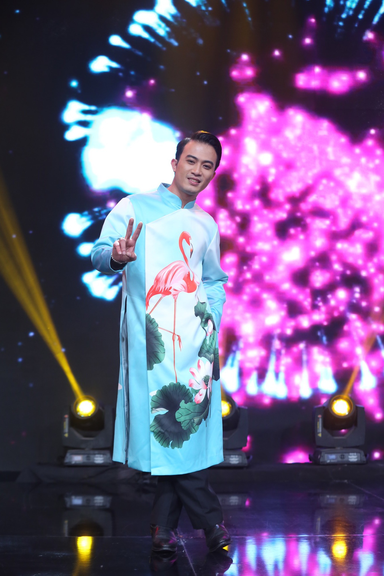 Dàn diễn viên “hot” nhất màn ảnh Việt trổ tài ca hát trong dịp Tết - Ảnh 14. Dàn diễn viên “hot” nhất màn ảnh Việt trổ tài ca hát trong dịp Tết - Ảnh 14.