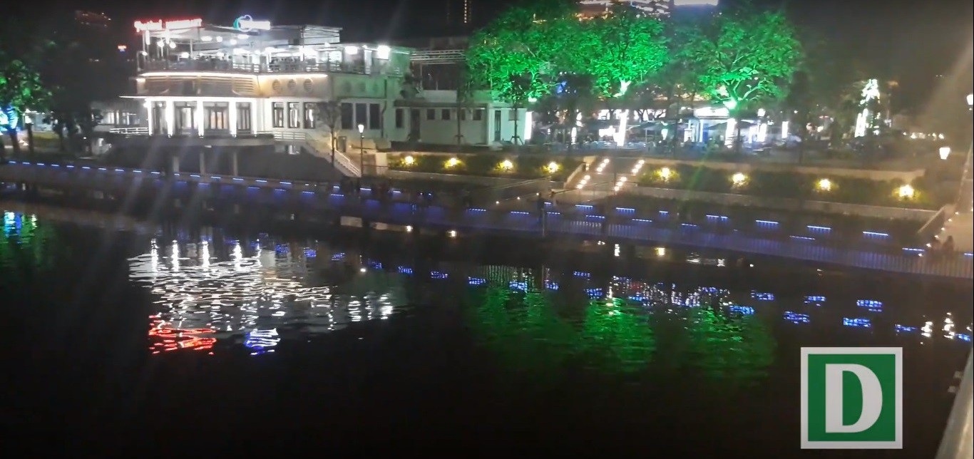 Thích thú với đường đi bộ bên sông Hương tuyệt đẹp về đêm - Ảnh 5. Thích thú với đường đi bộ bên sông Hương tuyệt đẹp về đêm - Ảnh 5.