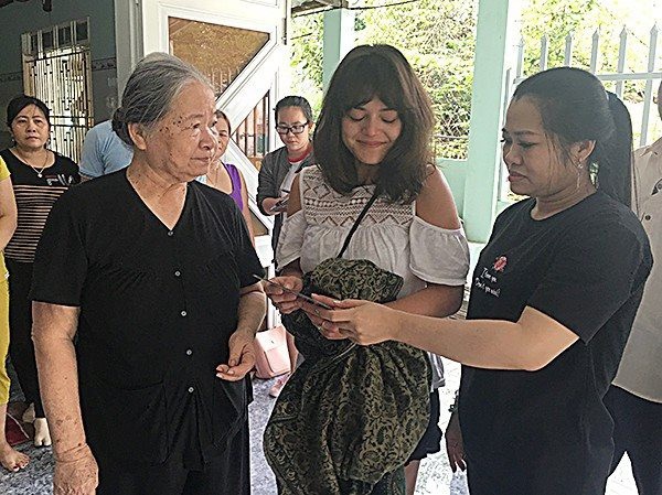 Hy hữu: Cô gái người Pháp tìm thấy cha Việt thất lạc 26 năm nhờ mạng xã hội - Ảnh 5. Hy hữu: Cô gái người Pháp tìm thấy cha Việt thất lạc 26 năm nhờ mạng xã hội - Ảnh 5.