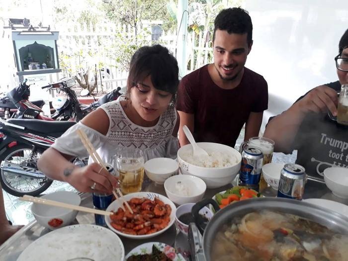 Hy hữu: Cô gái người Pháp tìm thấy cha Việt thất lạc 26 năm nhờ mạng xã hội - Ảnh 9. Hy hữu: Cô gái người Pháp tìm thấy cha Việt thất lạc 26 năm nhờ mạng xã hội - Ảnh 9.
