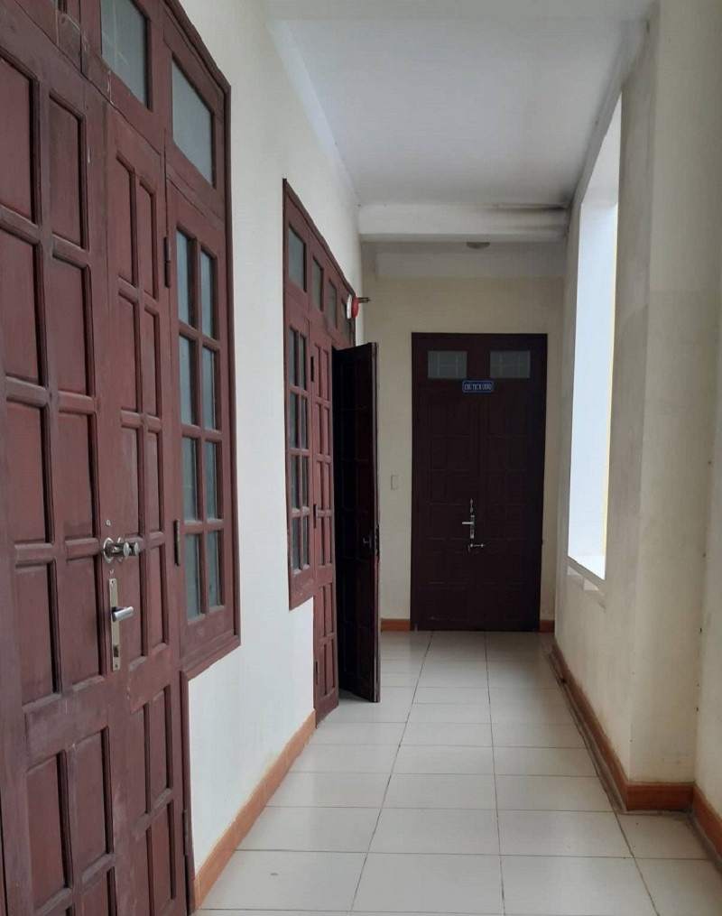 Chủ tịch hội phụ nữ dựng rạp, làm đám cưới con giữa trụ sở UB xã - Ảnh 2. Chủ tịch hội phụ nữ dựng rạp, làm đám cưới con giữa trụ sở UB xã - Ảnh 2.
