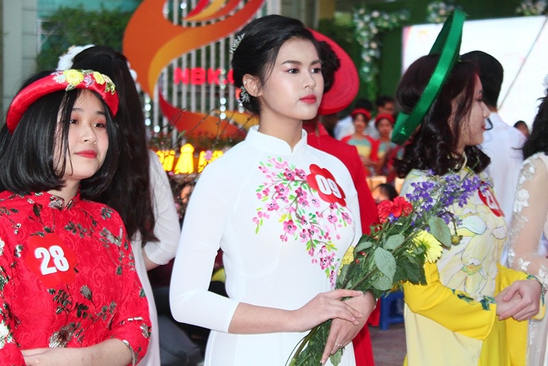 Chung kết cuộc thi học sinh giỏi giang - tài năng - thanh lịch trường Nguyễn Bỉnh Khiêm - Ảnh 4. Chung kết cuộc thi học sinh giỏi giang - tài năng - thanh lịch trường Nguyễn Bỉnh Khiêm - Ảnh 4.