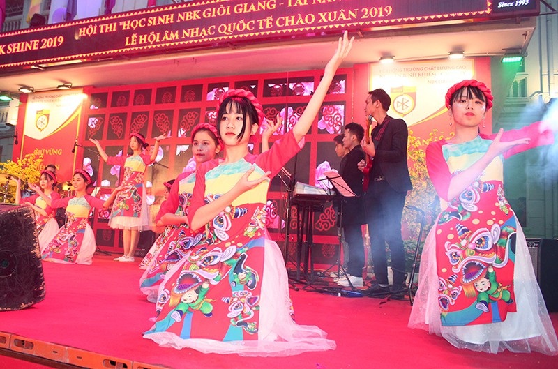 Chung kết cuộc thi học sinh giỏi giang - tài năng - thanh lịch trường Nguyễn Bỉnh Khiêm - Ảnh 9. Chung kết cuộc thi học sinh giỏi giang - tài năng - thanh lịch trường Nguyễn Bỉnh Khiêm - Ảnh 9.