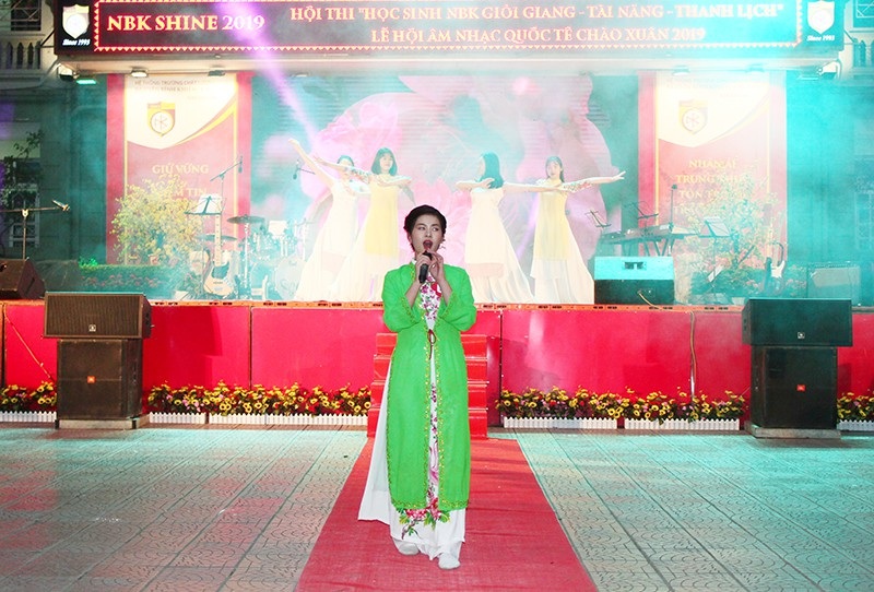 Chung kết cuộc thi học sinh giỏi giang - tài năng - thanh lịch trường Nguyễn Bỉnh Khiêm - Ảnh 8. Chung kết cuộc thi học sinh giỏi giang - tài năng - thanh lịch trường Nguyễn Bỉnh Khiêm - Ảnh 8.