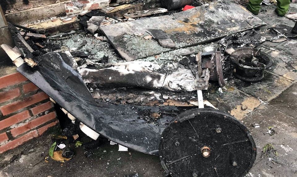 Hà Nội: Lửa thiêu rụi quán Cháo ếch Singapore - Ảnh 9.