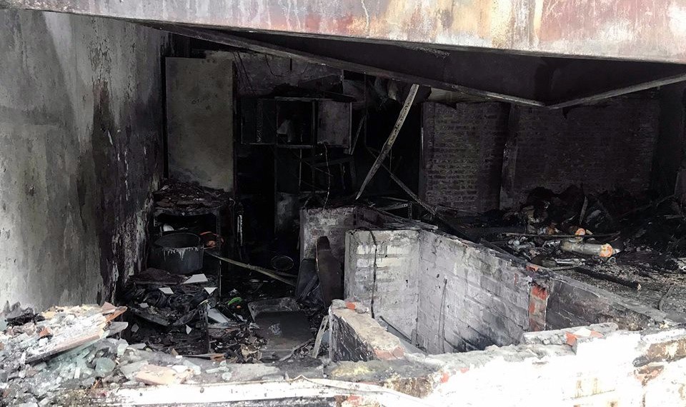 Hà Nội: Lửa thiêu rụi quán Cháo ếch Singapore - Ảnh 8.