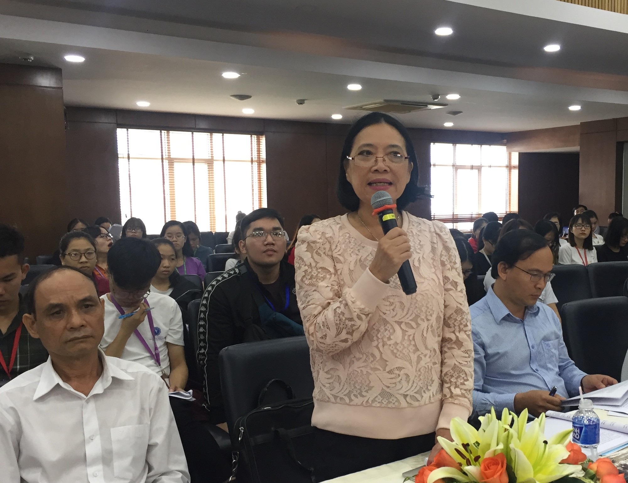 Hiệu trưởng trường phổ thông không có nhiệm vụ tăng nguồn thu - Ảnh 2. Hiệu trưởng trường phổ thông không có nhiệm vụ tăng nguồn thu - Ảnh 2.