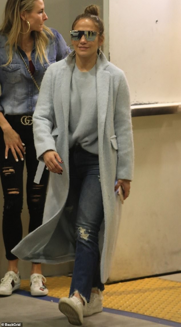 Thân hình săn chắc đáng ngưỡng mộ của Jennifer Lopez - Ảnh 5. Thân hình săn chắc đáng ngưỡng mộ của Jennifer Lopez - Ảnh 5.