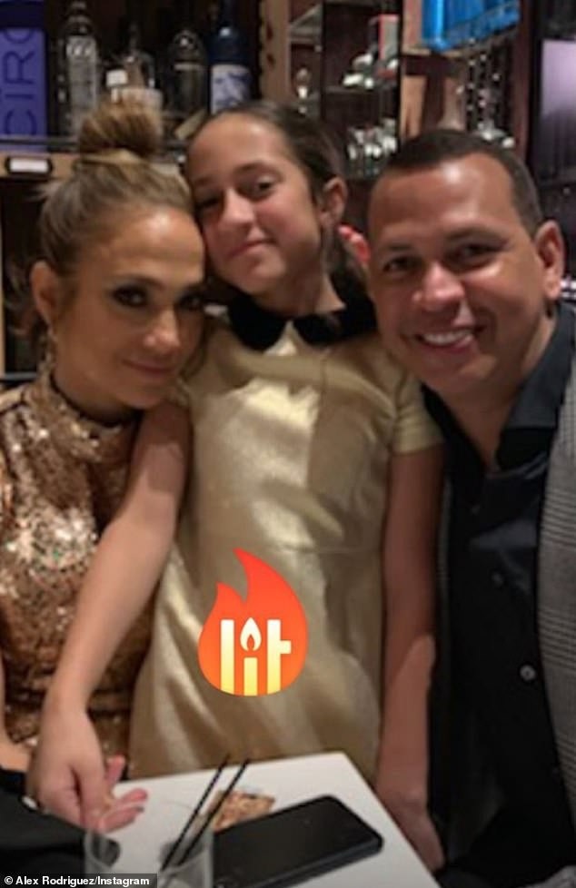 Thân hình săn chắc đáng ngưỡng mộ của Jennifer Lopez - Ảnh 9. Thân hình săn chắc đáng ngưỡng mộ của Jennifer Lopez - Ảnh 9.