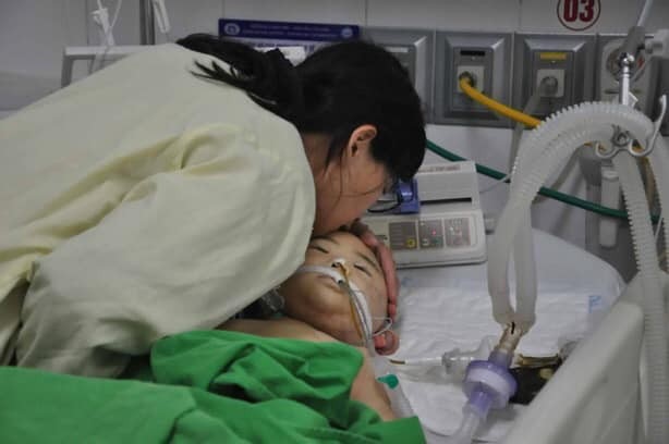 Nghẹn lòng chàng trai 4 tuổi hiến giác mạc đúng ngày sinh nhật - 1 Nghẹn lòng chàng trai 4 tuổi hiến giác mạc đúng ngày sinh nhật - 1