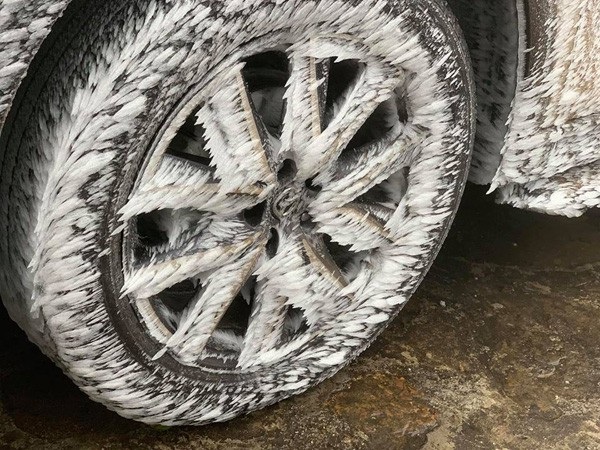 Ô tô, xe máy “đóng băng” trên đỉnh Mẫu Sơn - 7 Độ la zăng cho ô tô,...