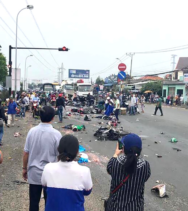 Khen thưởng 7 cá nhân nỗ lực cứu người trong vụ tai nạn kinh hoàng 4 người chết - Ảnh 3. Khen thưởng 7 cá nhân nỗ lực cứu người trong vụ tai nạn kinh hoàng 4 người chết - Ảnh 3.