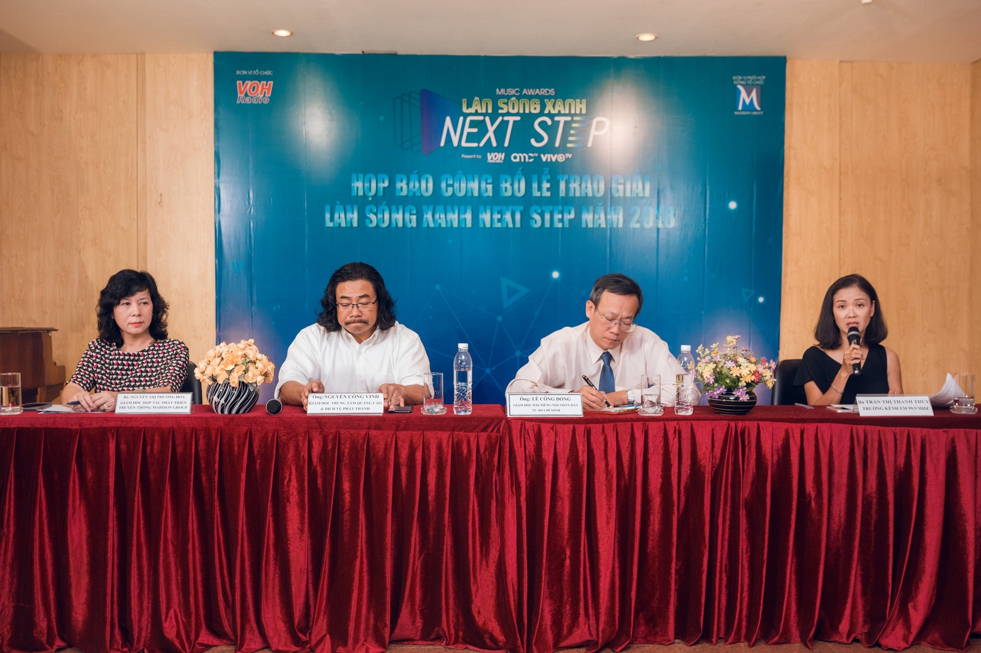 Lam Trường và Phương Thanh đạt giải thành tựu của Làn sóng xanh sau 20 năm - Ảnh 1. Lam Trường và Phương Thanh đạt giải thành tựu của Làn sóng xanh sau 20 năm - Ảnh 1.