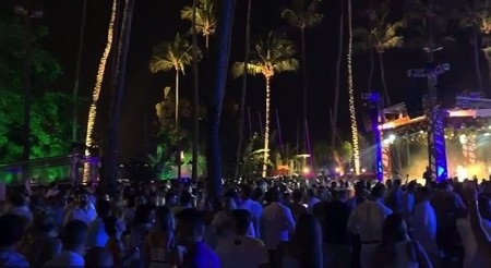 Neymar đón năm mới 2019 tưng bừng bên dàn mỹ nhân - Ảnh 4. Neymar đón năm mới 2019 tưng bừng bên dàn mỹ nhân - Ảnh 4.