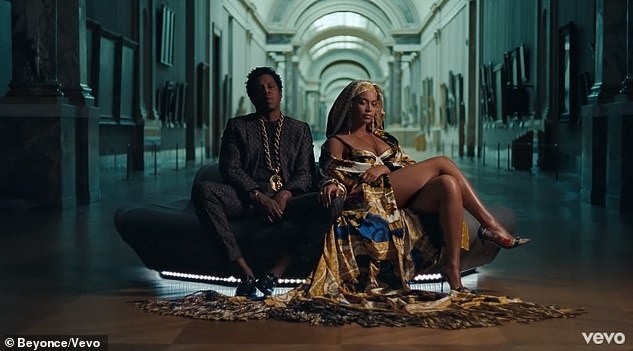 Quyền lực của ngôi sao đối với thị hiếu du lịch - 3
Beyonce và Jay-Z trong MV quay tại bảo tàng Louvre