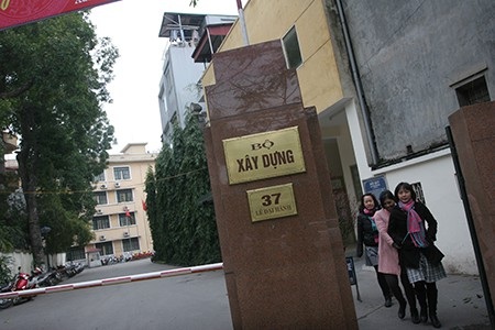Bộ Xây dựng sắp xếp lại hơn 1,3 triệu m2 diện tích cơ sở nhà đất ra sao? - 1 Một số đơn vị sự nghiệp thuộc Bộ Xây dựng sử dụng tài sản là nhà đất để cho thuê, liên danh liên kết không đúng chức năng, nhiệm vụ.
