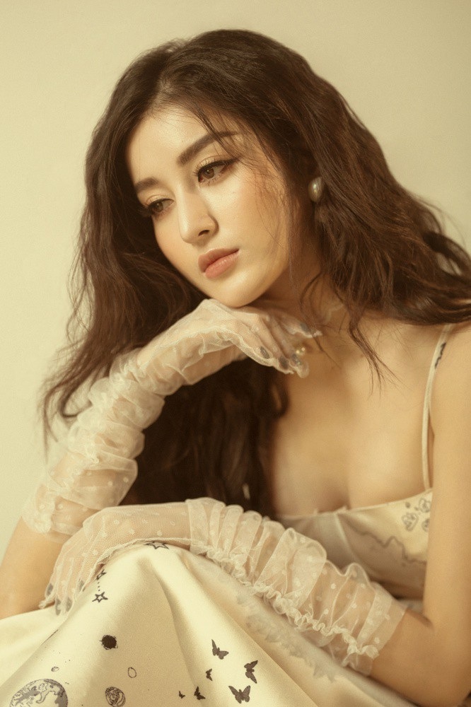 Á hậu Huyền My bất ngờ hé lộ đám cưới bí mật trên biển chỉ 50 khách mời - Ảnh 4. Á hậu Huyền My bất ngờ hé lộ đám cưới bí mật trên biển chỉ 50 khách mời - Ảnh 4.