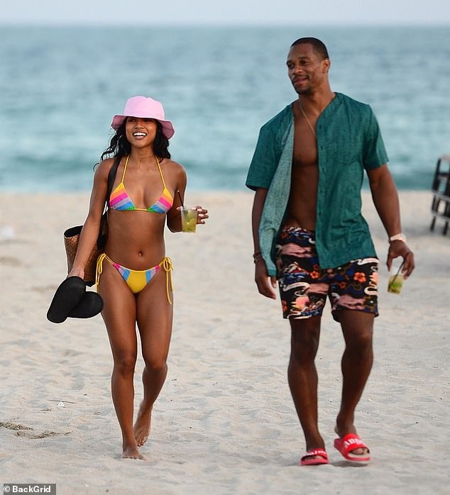 Hot girl gốc Việt Karrueche Tran khoe dáng bốc lửa - Ảnh 4. Hot girl gốc Việt Karrueche Tran khoe dáng bốc lửa - Ảnh 4.