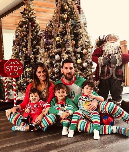 Cận cảnh kỳ nghỉ năm mới cho thấy Messi “làm hết sức, chơi hết mình” - Ảnh 1. Cận cảnh kỳ nghỉ năm mới cho thấy Messi “làm hết sức, chơi hết mình” - Ảnh 1.