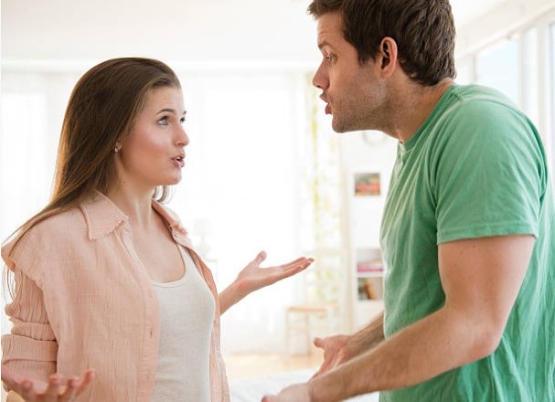 Vợ tôi muốn ly hôn chỉ vì thấy chồng bênh vực mẹ và em gái - Ảnh 1. Vợ tôi muốn ly hôn chỉ vì thấy chồng bênh vực mẹ và em gái - Ảnh 1.