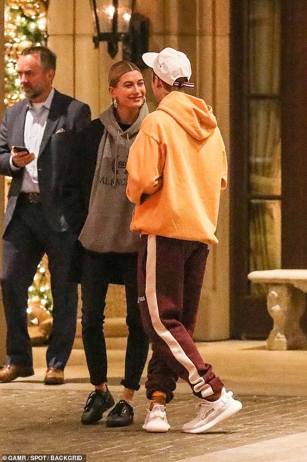Justin Bieber hạnh phúc bên vợ siêu mẫu - Ảnh 8. Justin Bieber hạnh phúc bên vợ siêu mẫu - Ảnh 8.