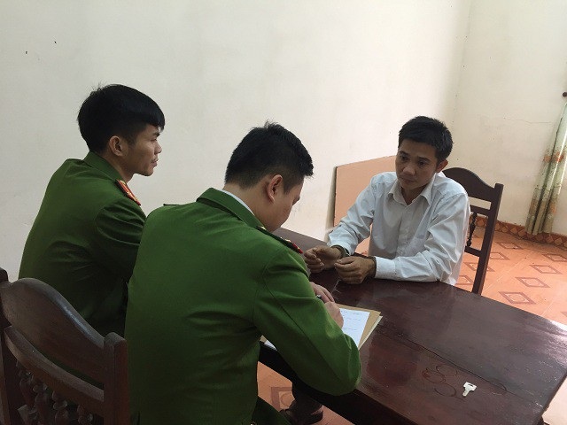 Giám định tâm thần đối tượng sát hại mẹ vợ vì nghĩ mẹ bị... ma nhập - 1 Đối tượng Nguyễn Văn Quang tại cơ quan điều tra.