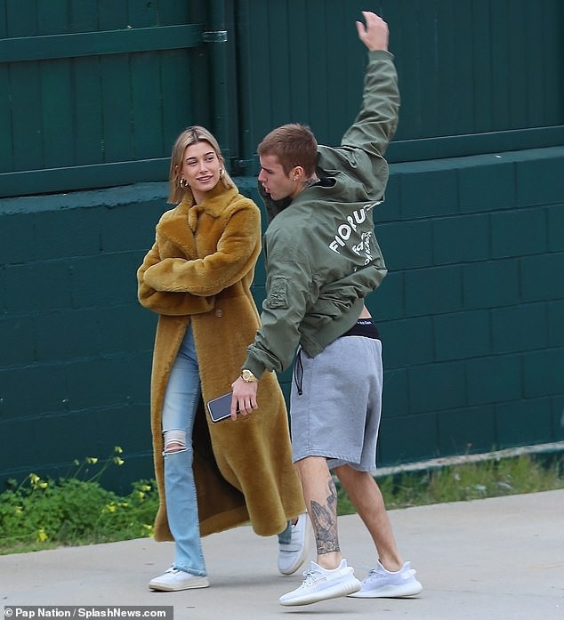 Justin Bieber hạnh phúc bên vợ siêu mẫu - Ảnh 7. Justin Bieber hạnh phúc bên vợ siêu mẫu - Ảnh 7.