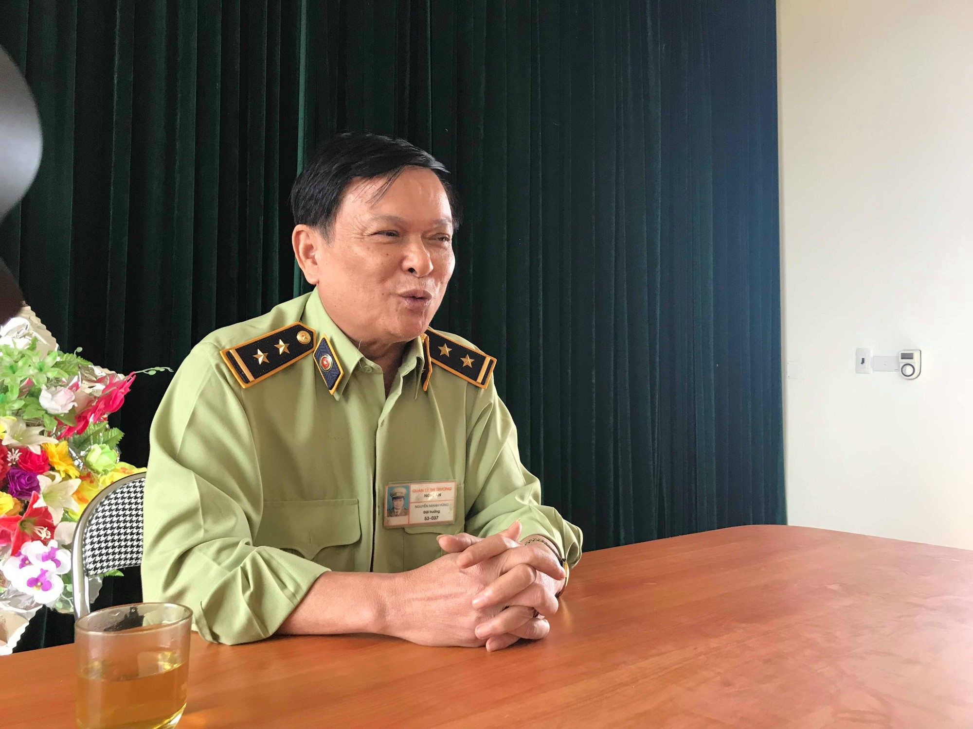 Quản lý thị trường bị tố lấy tiền thầy lang: Tạm giữ 3 cán bộ, triệu tập tổ trưởng tổ công tác - Ảnh 3. Quản lý thị trường bị tố lấy tiền thầy lang: Tạm giữ 3 cán bộ, triệu tập tổ trưởng tổ công tác - Ảnh 3.