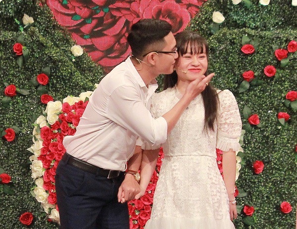 Câu chuyện cảm động tại show hẹn hò về chàng trai 27 tuổi vẫn ngủ với mẹ - 4 Câu chuyện cảm động tại show hẹn hò về chàng trai 27 tuổi vẫn ngủ với mẹ - 4