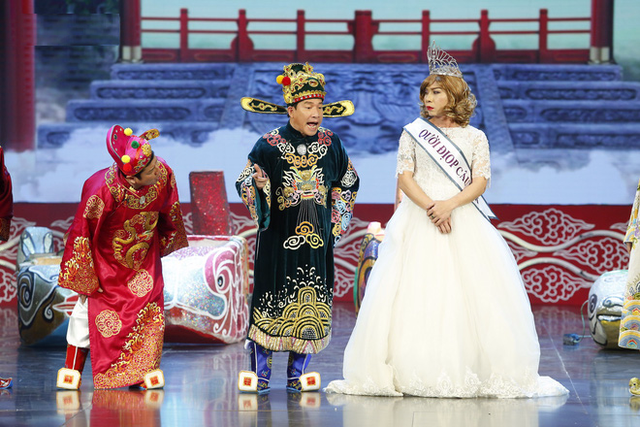 MC Tùng Leo “tố” vai cô Đẩu đụng chạm LGBT, NSƯT Công Lý nói gì? - 4 Cách tạo hình Bắc Đẩu trong Táo Quân 2018.