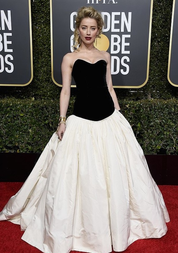 Những bộ váy bị chê xấu trên thảm đỏ Quả cầu vàng - Ảnh 22. Những bộ váy bị chê xấu trên thảm đỏ Quả cầu vàng - Ảnh 22.