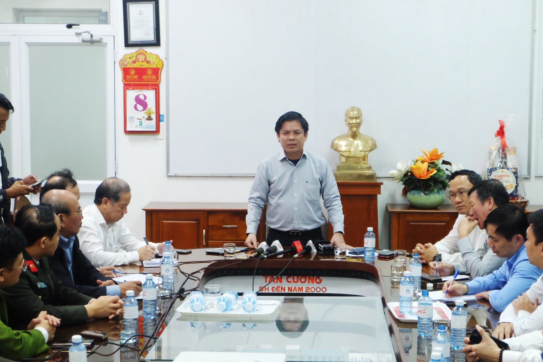 Bộ trưởng GTVT: Phải xem cả đoạn đèo xảy ra vụ rơi xe là điểm đen - Ảnh 1. Bộ trưởng GTVT: Phải xem cả đoạn đèo xảy ra vụ rơi xe là điểm đen - Ảnh 1.