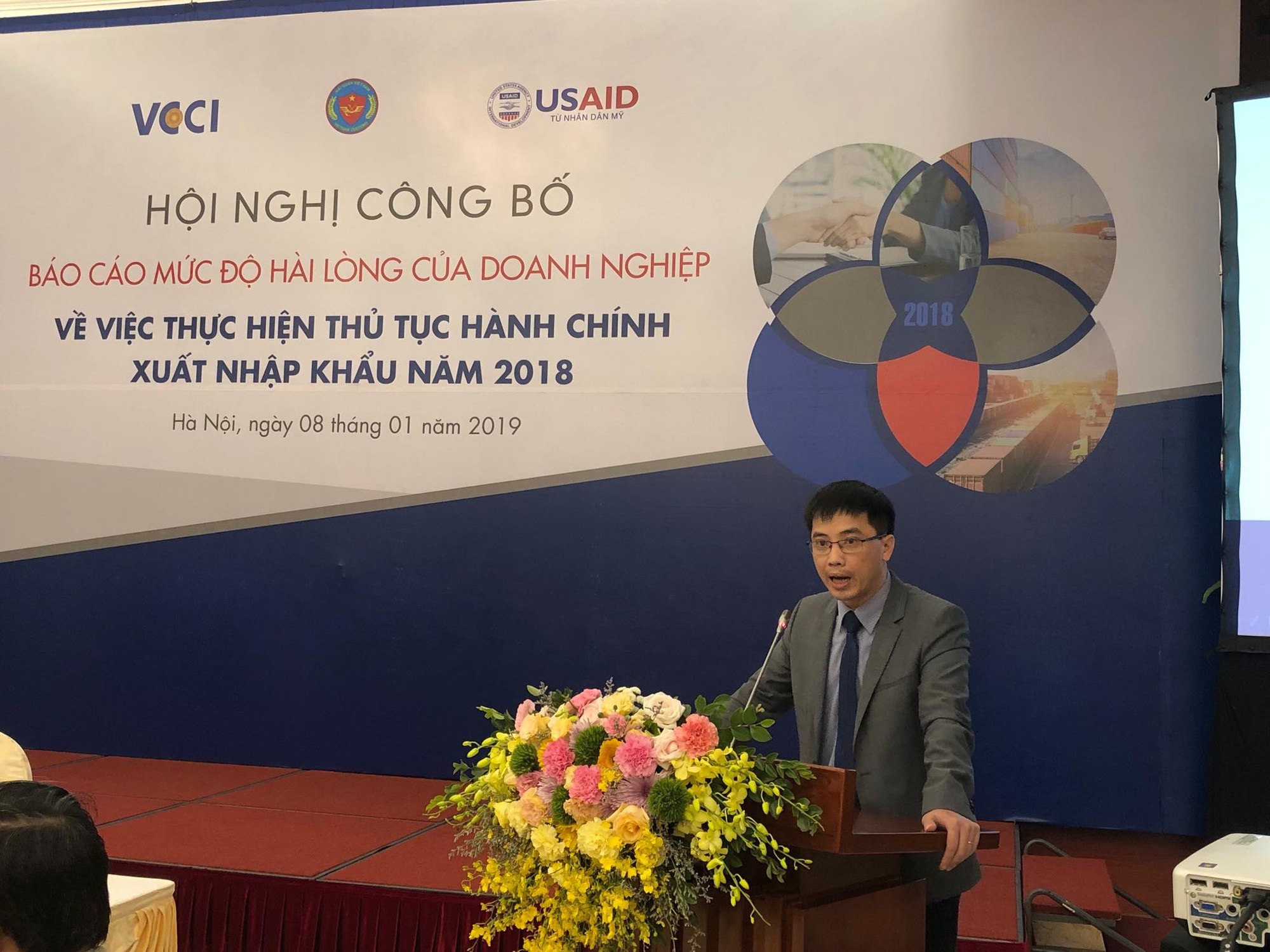 Doanh nghiệp dũng cảm mới dám khai mất phí không chính thức khi thông quan - Ảnh 1. Doanh nghiệp dũng cảm mới dám khai mất phí không chính thức khi thông quan - Ảnh 1.