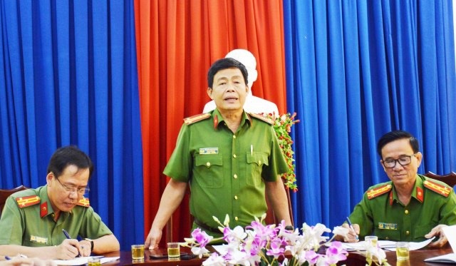 Bắt 2 cán bộ phòng khám không liên quan đến khiếu kiện Chủ tịch tỉnh Cà Mau - Ảnh 1. Bắt 2 cán bộ phòng khám không liên quan đến khiếu kiện Chủ tịch tỉnh Cà Mau - Ảnh 1.