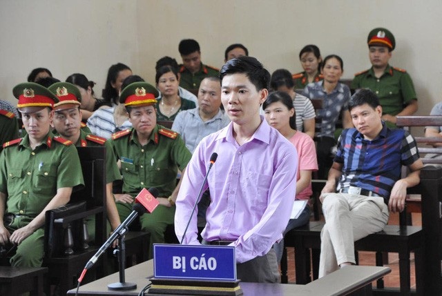 Bác sĩ Hoàng Công Lương có đủ sức khỏe dự phiên tòa ngày mai? - Ảnh 2. Bác sĩ Hoàng Công Lương có đủ sức khỏe dự phiên tòa ngày mai? - Ảnh 2.