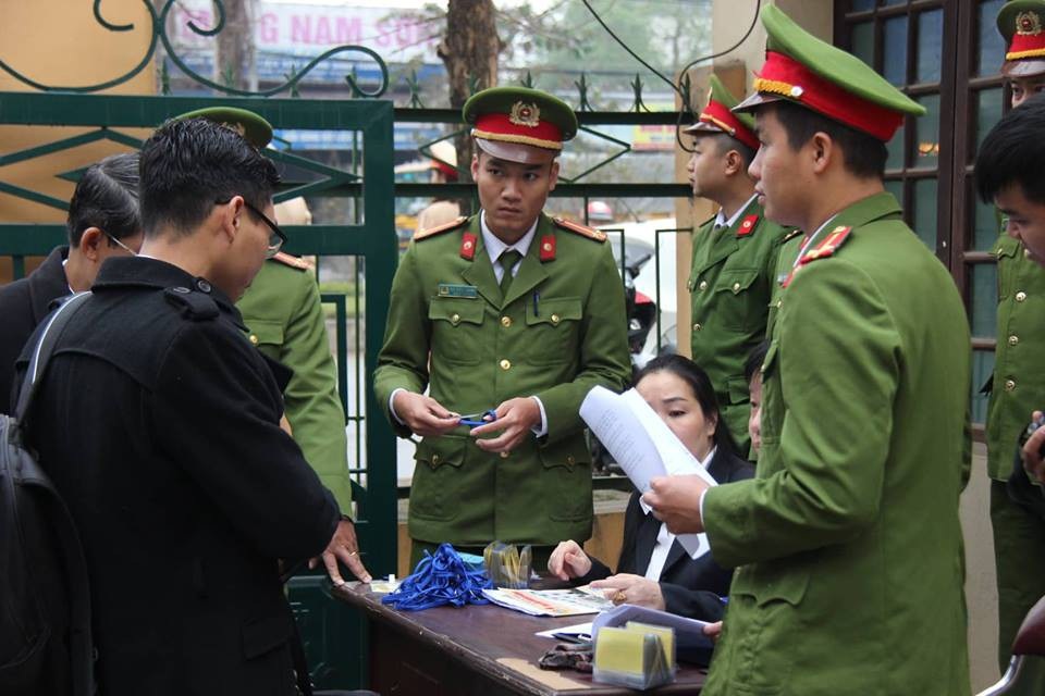 Hoãn phiên tòa xét xử vụ án chạy thận tử vong - Ảnh 1. Hoãn phiên tòa xét xử vụ án chạy thận tử vong - Ảnh 1.