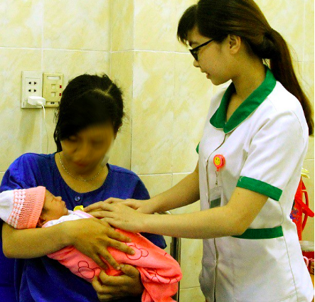 Hi hữu thai phụ nhập viện trong tình trạng thai nhi ngôi ngược lọt nửa người ra ngoài - Ảnh 1. Hi hữu thai phụ nhập viện trong tình trạng thai nhi ngôi ngược lọt nửa người ra ngoài - Ảnh 1.