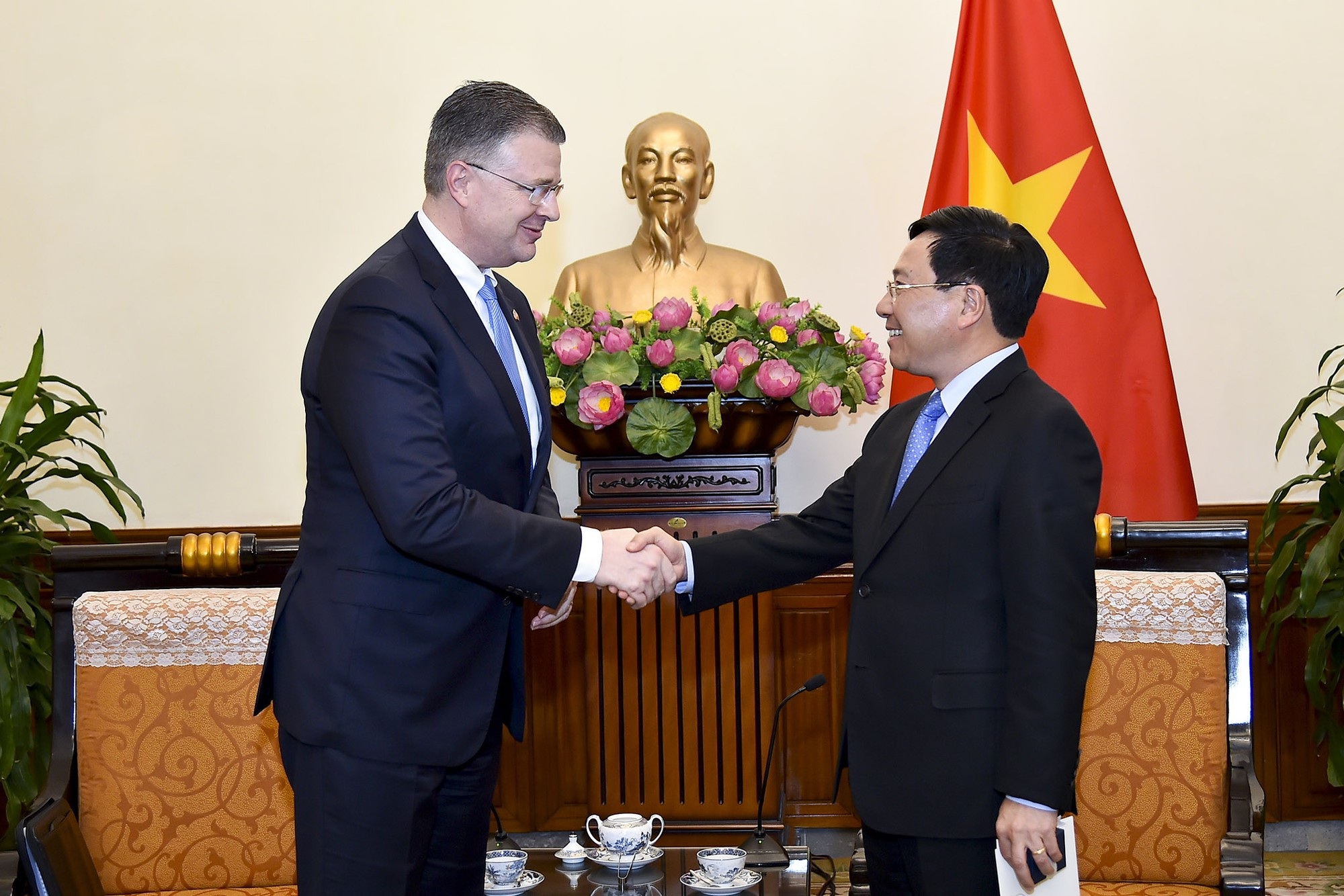 Hoa Kỳ coi Việt Nam là đối tác quan trọng hàng đầu ở khu vực - Ảnh 3. Hoa Kỳ coi Việt Nam là đối tác quan trọng hàng đầu ở khu vực - Ảnh 3.