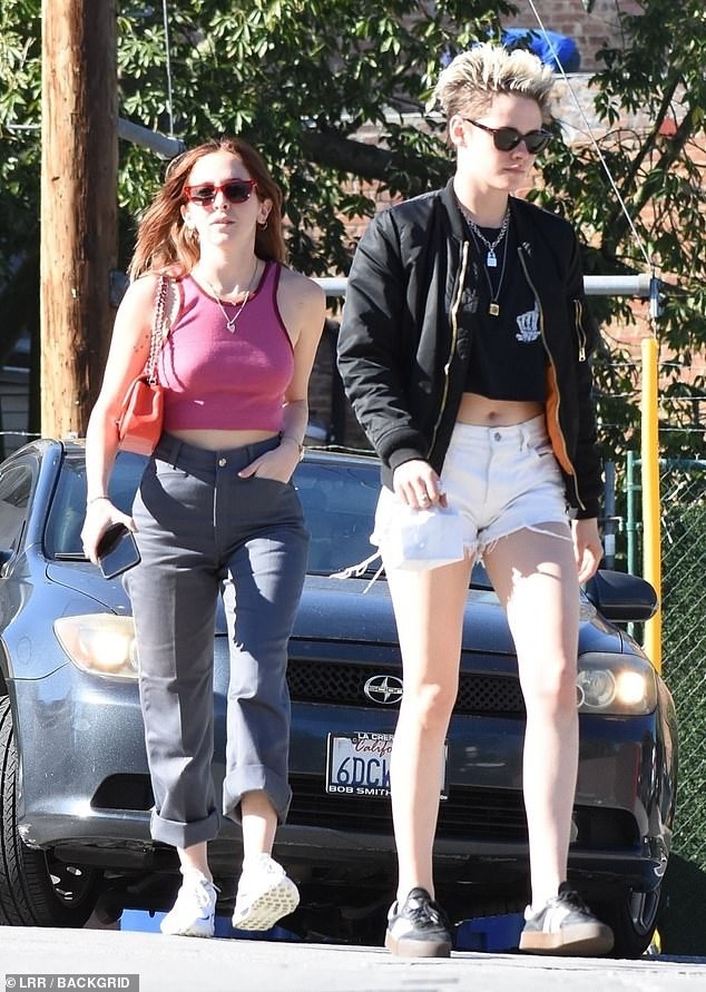 Kristen Stewart chuẩn men bên bạn gái mới - Ảnh 5.